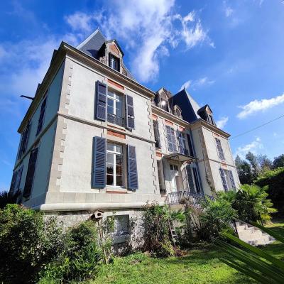Superb Chateau in 4 Hectares of Parkland Gardens
