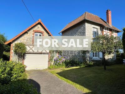 Detached Villa Bagnolaise with Lovely Garden