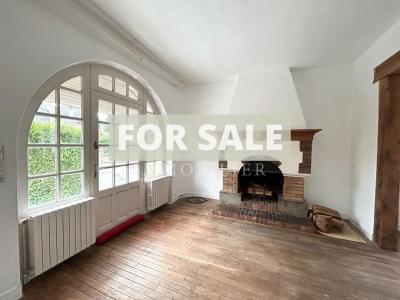 Detached Villa Bagnolaise with Lovely Garden
