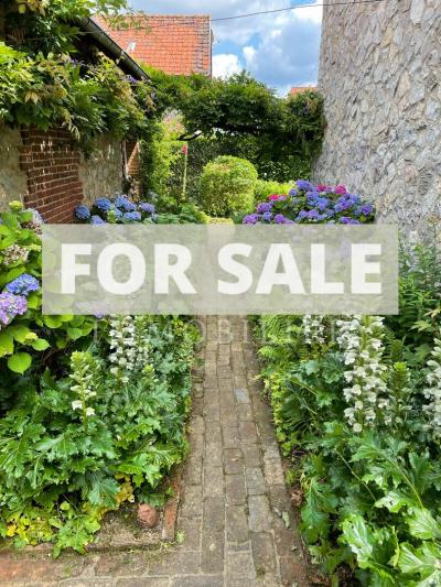 Detached Villa Bagnolaise with Lovely Garden