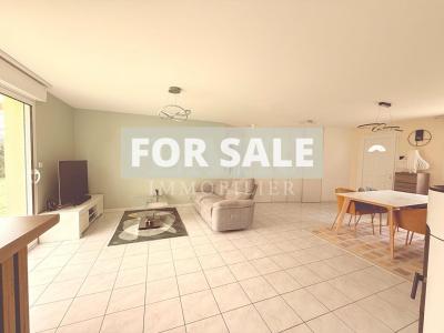 Detached House with Landscaped Garden