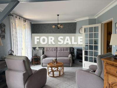 Detached House with Garden and Open View