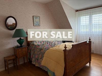 Detached House with Garden and Open View