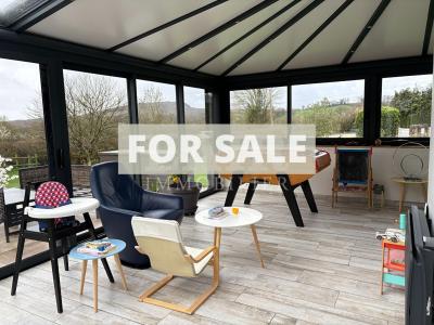 Detached House with Lake in Landscaped Garden