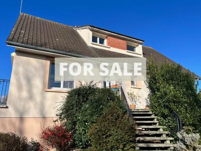 Detached House with Garden in Great Location