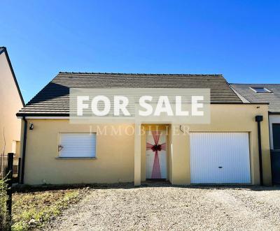 Modern Detached House with Garden