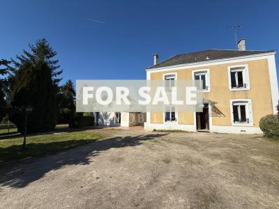 Manor House with Landscaped Gardens