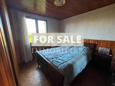 Detached House with Landscaped Garden