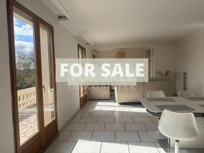 Detached Country House with Landscaped Garden