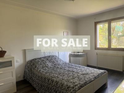 Detached Country House with Landscaped Garden