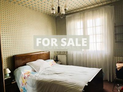 Traditional House with Garden