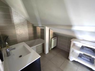 Farmhouse with Guest House, Pool & Mountain Views