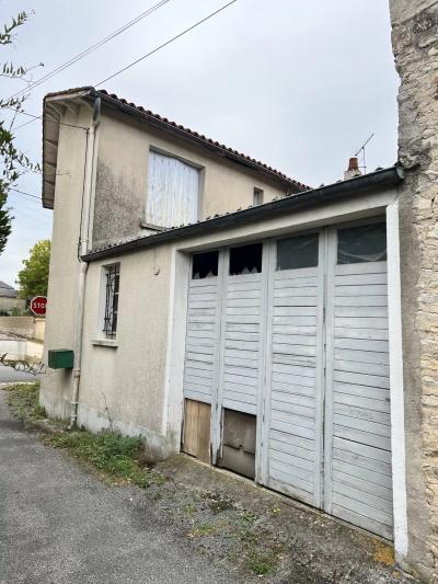 Detached House to Renovate with Potential