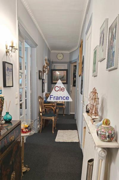 Trois Pieces - 61 Ma