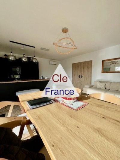 Detached Villa with Annexe Apartment with Garden