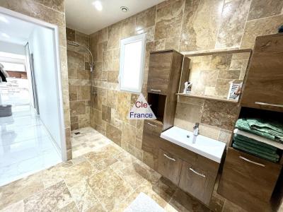 Detached Villa with Annexe Apartment with Garden