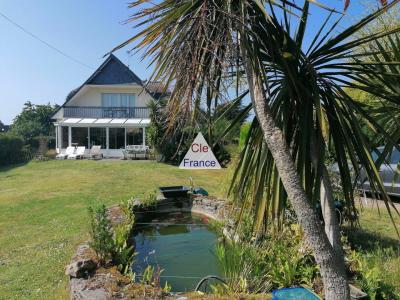 Detached Coastal Villa with Landscaped Garden