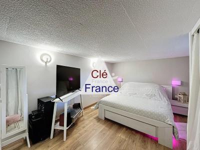 Detached House with Landscaped Garden