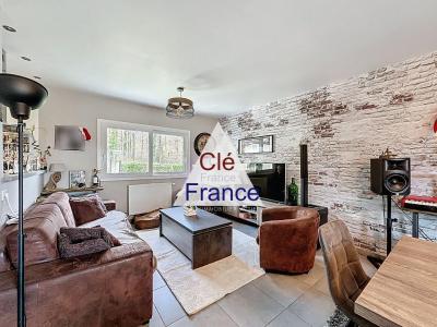 Detached House with Landscaped Garden