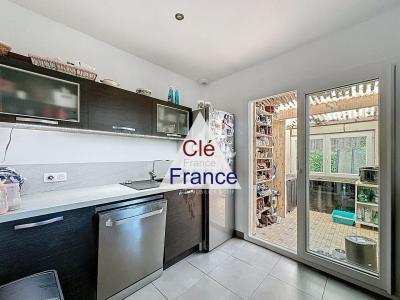 Detached House with Landscaped Garden