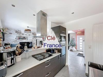 Detached House with Landscaped Garden