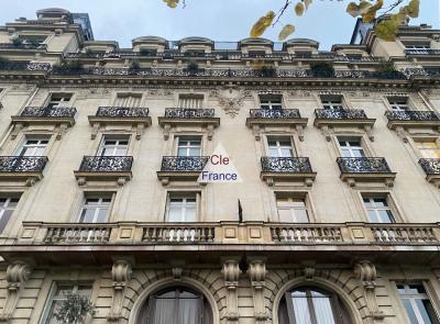 Haussmannien Apartment in Paris