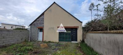 Contemporary Detached House with Garden