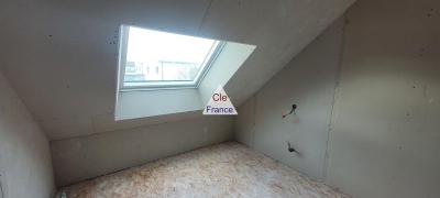 Contemporary Detached House with Garden