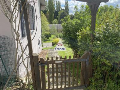 Detached House with Landscaped Garden