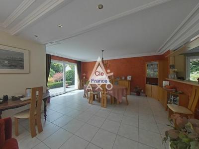 Detached House with Landscaped Garden