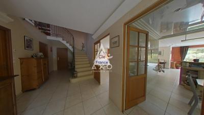 Detached House with Landscaped Garden