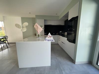 Immaculate Contemporary Detached House