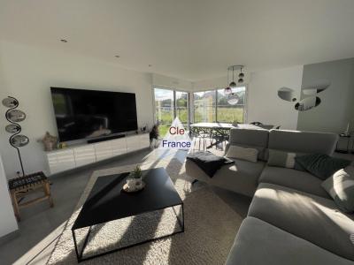 Immaculate Contemporary Detached House