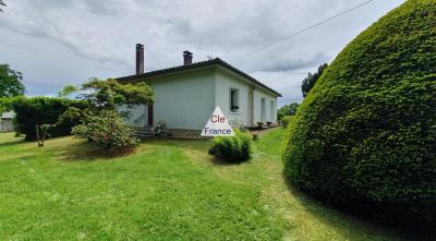 Quality Detached House with Landscaped Garden