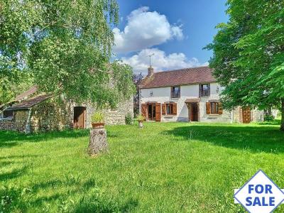 Magnificent Detached Country House with Outbuilding