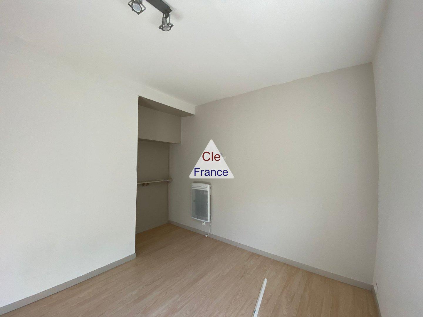 Town House with Neat Garden