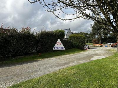 Modern Detached House with Outbuilding