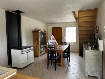 Modern Detached House with Outbuilding