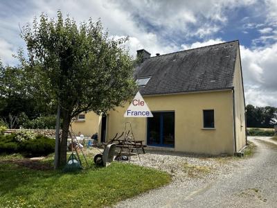 Modern Detached House with Outbuilding