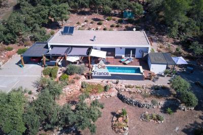 Detached Villa in an Oasis of Clam with Pool