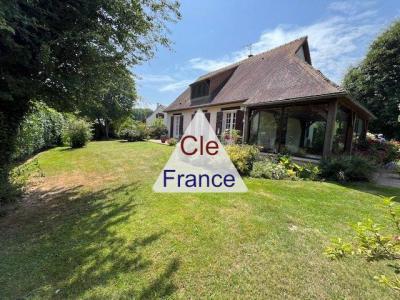 Detached House with Landscaped Garden