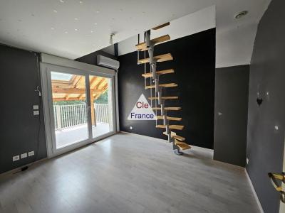 Contemporary Detached House with Covered Pool