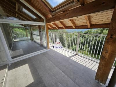 Contemporary Detached House with Covered Pool