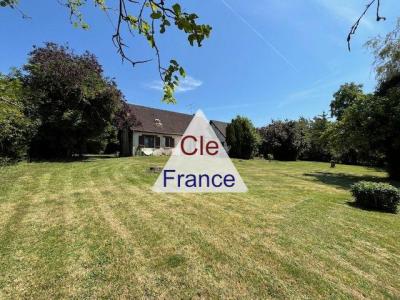 Detached House with Garden in Great Location