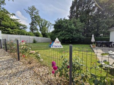 Detached House with Garden