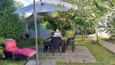 Detached House with Garden and Sun Terrace