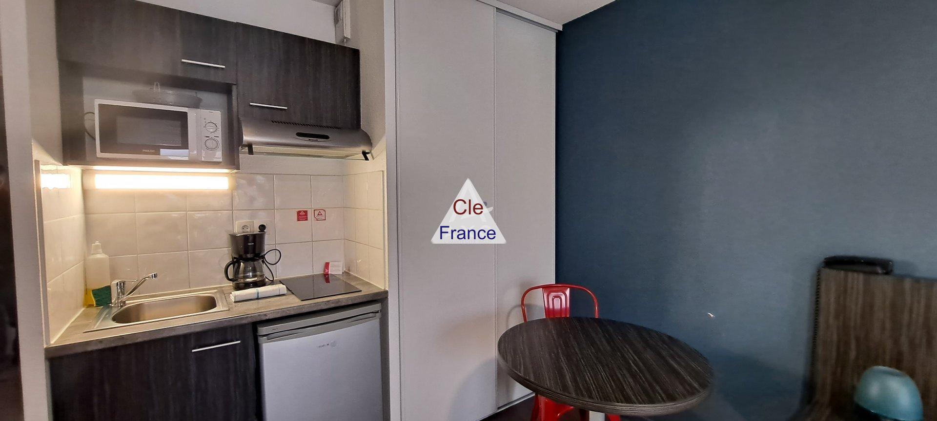 Main Photo of a 1 bedroom  Apartment for sale