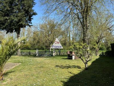 Detached Country House with Direct Access to River