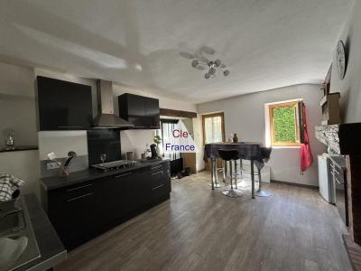 Detached Country House with Direct Access to River