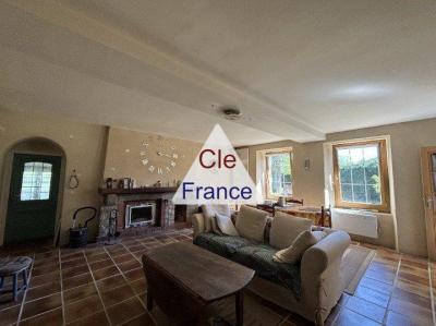 Detached Country House with Direct Access to River